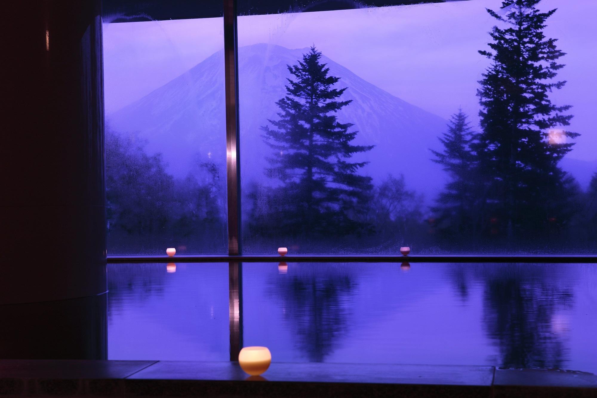 Hilton Niseko Village Dış mekan fotoğraf View of Mount Fuji from the hotel