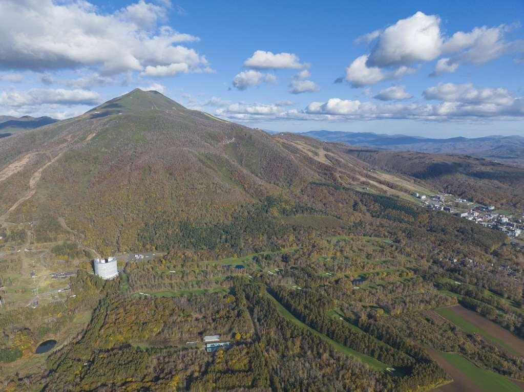 Hilton Niseko Village Dış mekan fotoğraf Aerial view of Mount Pisgah