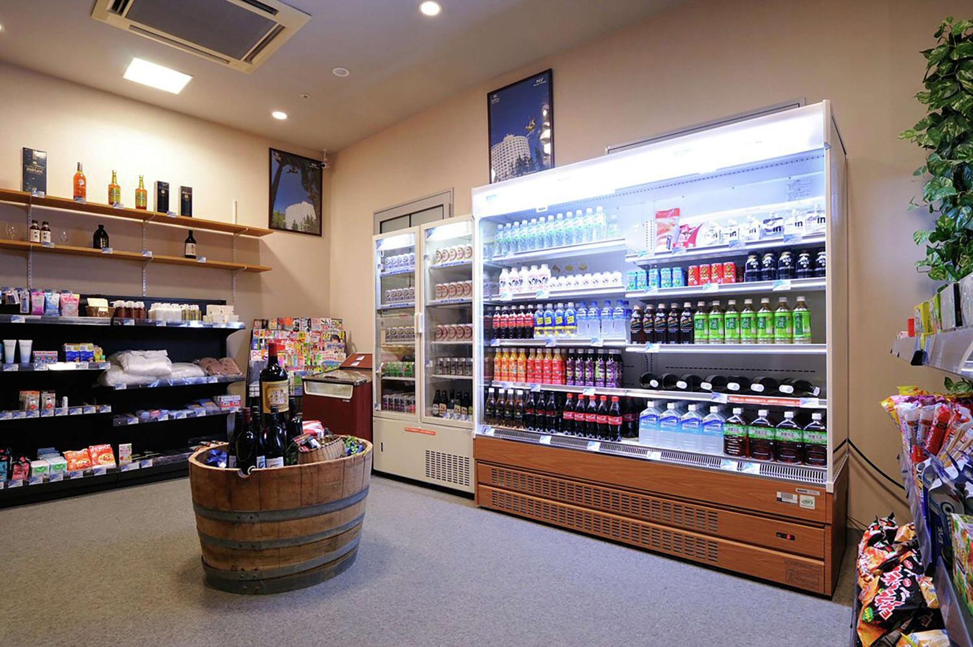 Hilton Niseko Village Dış mekan fotoğraf A shop in the station